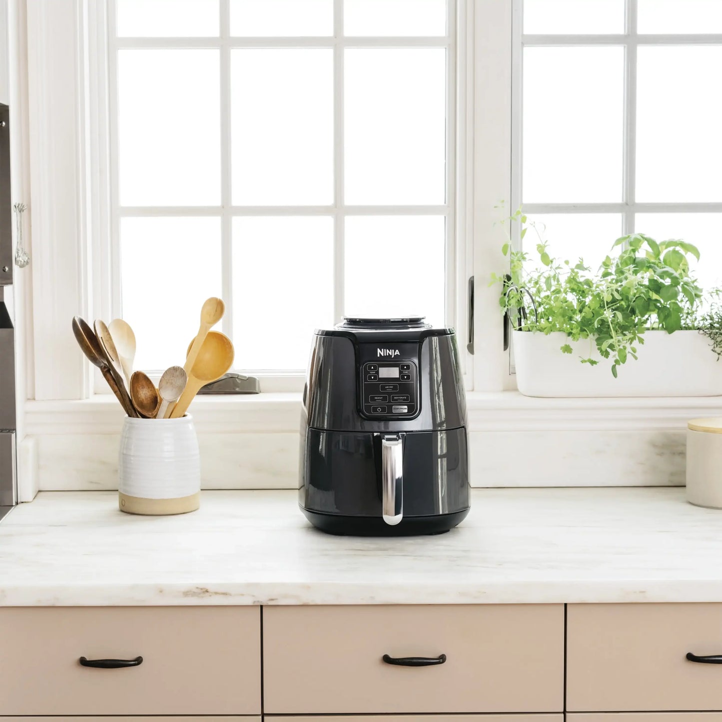 4-QT Air Fryer with Ceramic-Coated Nonstick Basket Crisper Plate